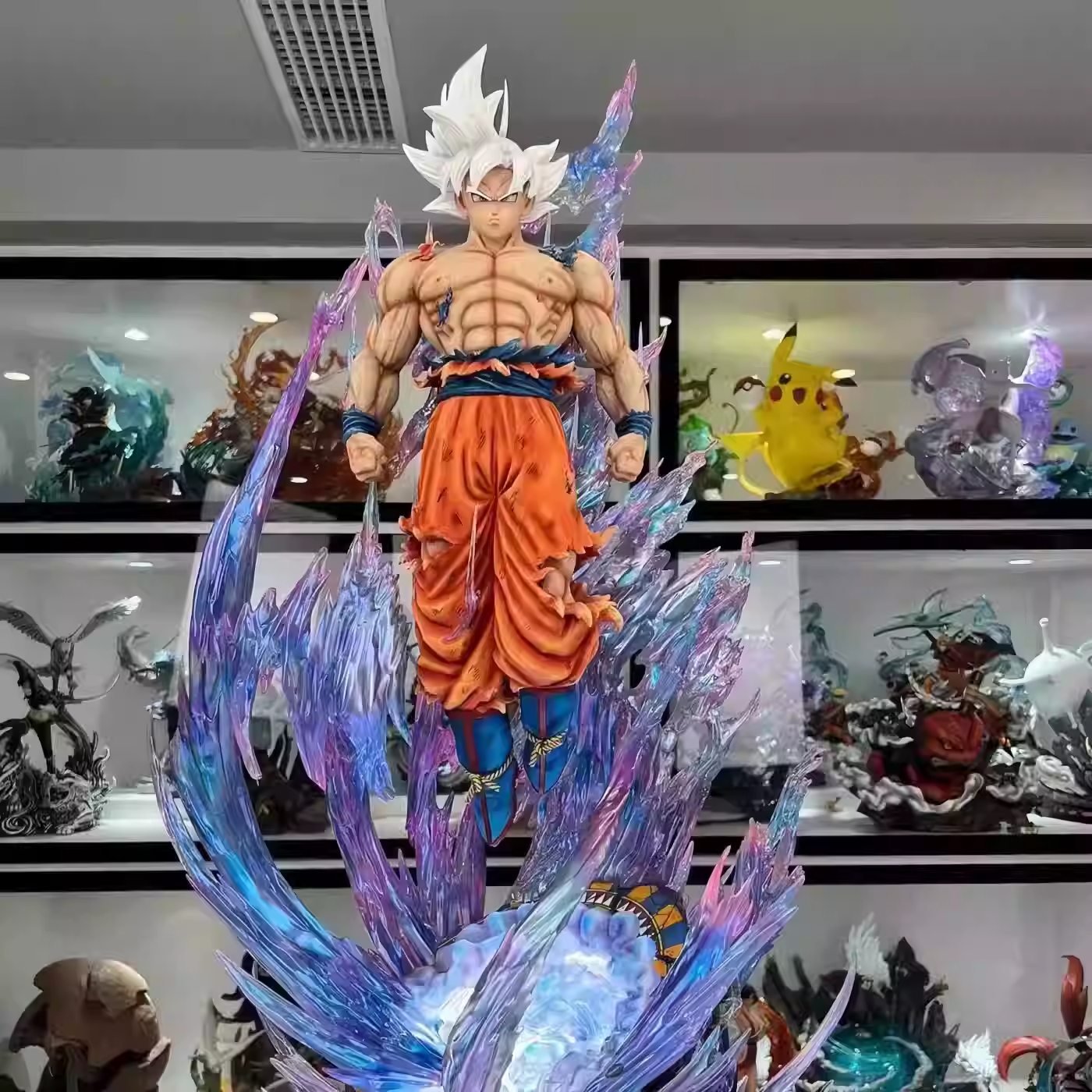 Dragon Ball Anime Figure: Ultra Instinct Goku 27cm