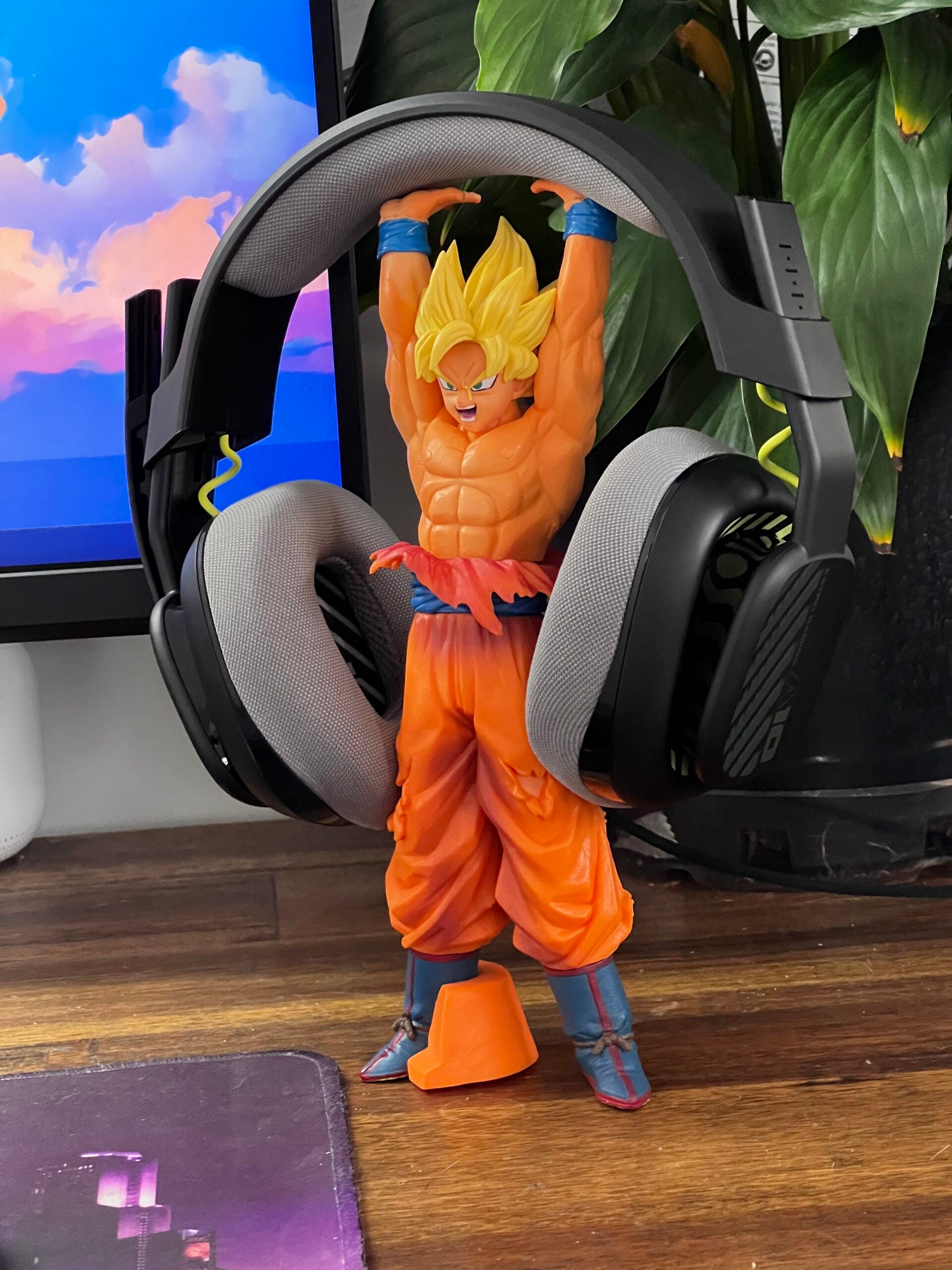 25cm GOKU HEADPHONE STAND