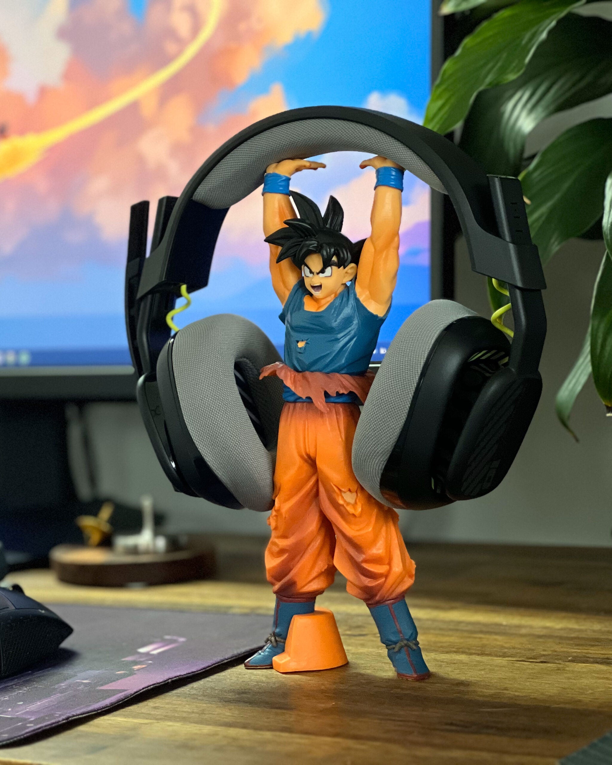 25cm GOKU HEADPHONE STAND