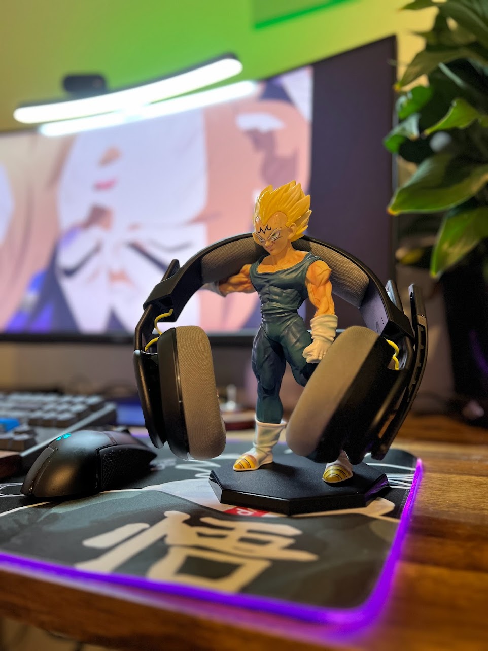 24cm Vegeta Headphone Rest