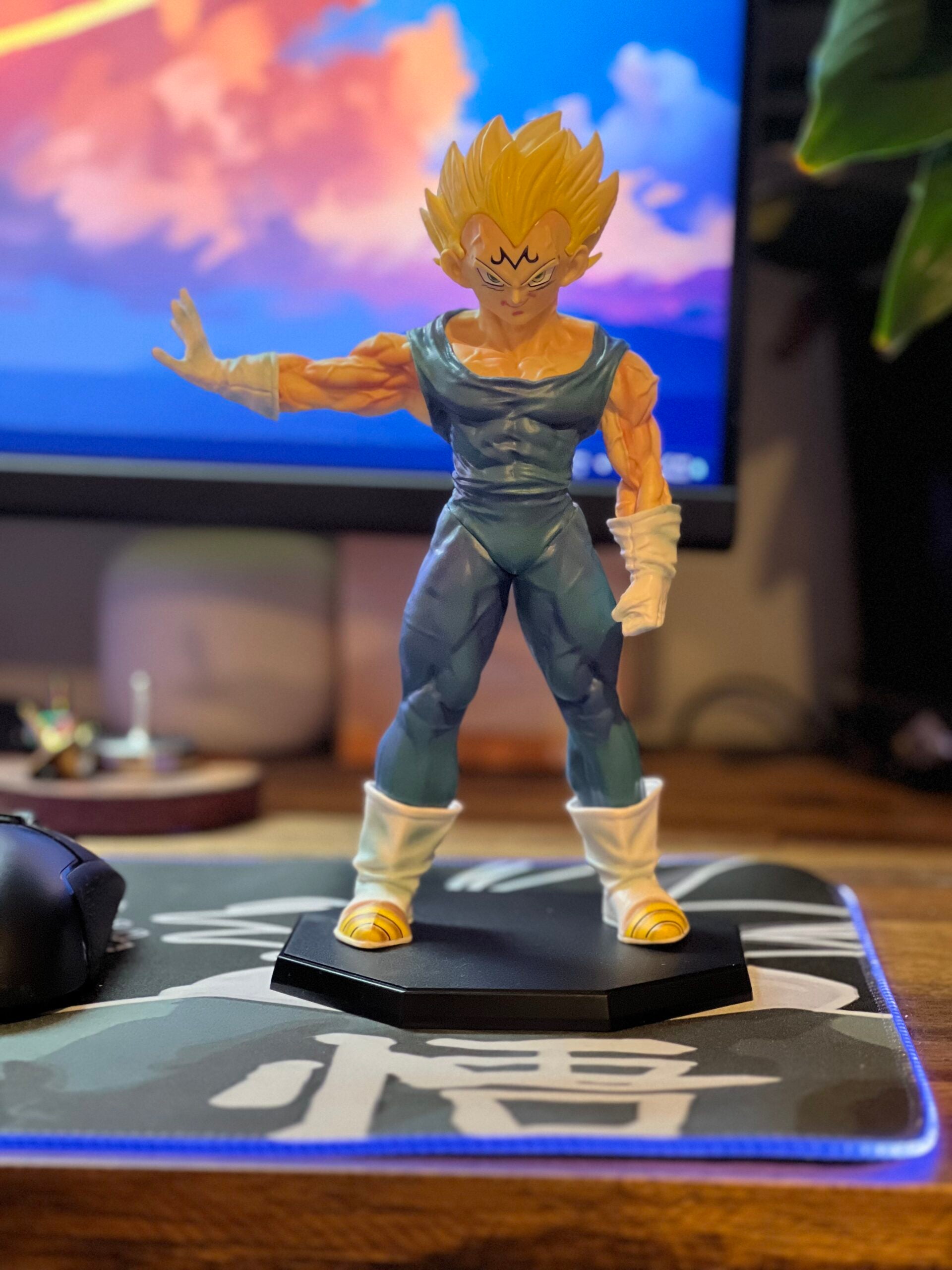 24cm Vegeta Headphone Rest