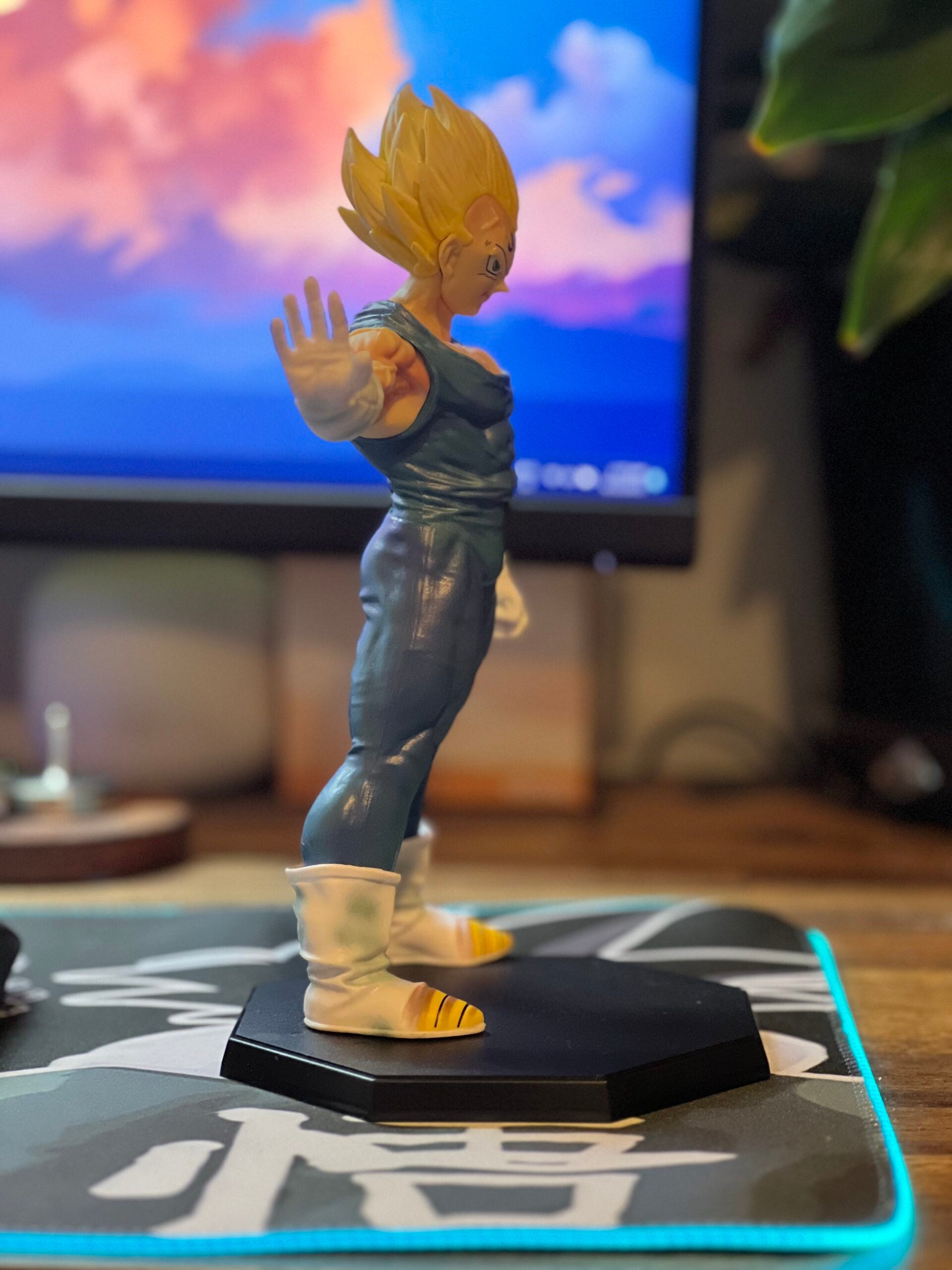 24cm Vegeta Headphone Rest