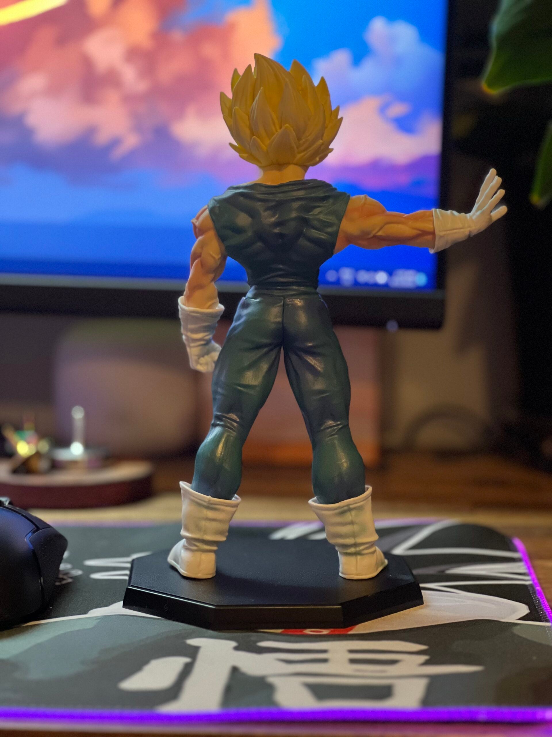 24cm Vegeta Headphone Rest