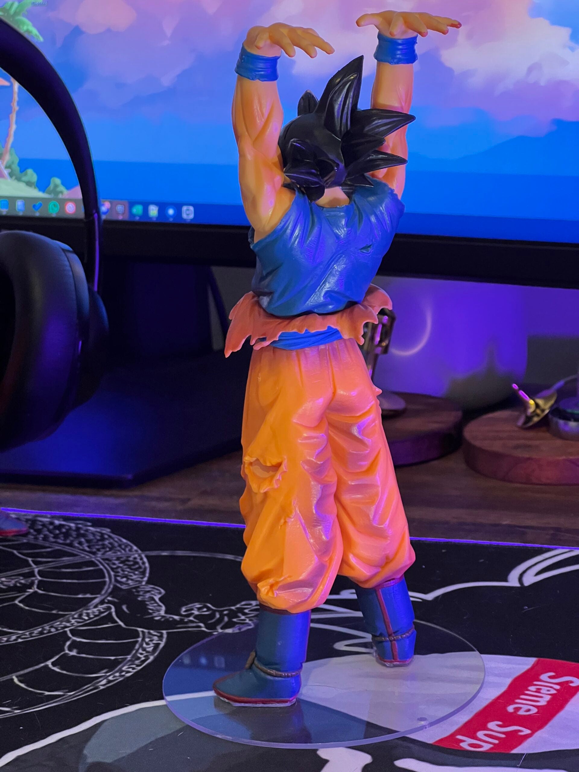 25cm GOKU HEADPHONE STAND